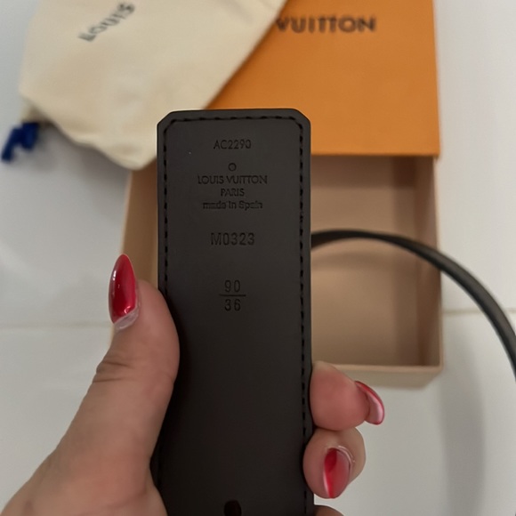 Authentic Louis Vuitton pyramids 40 MM belt - Picture 3 of 5